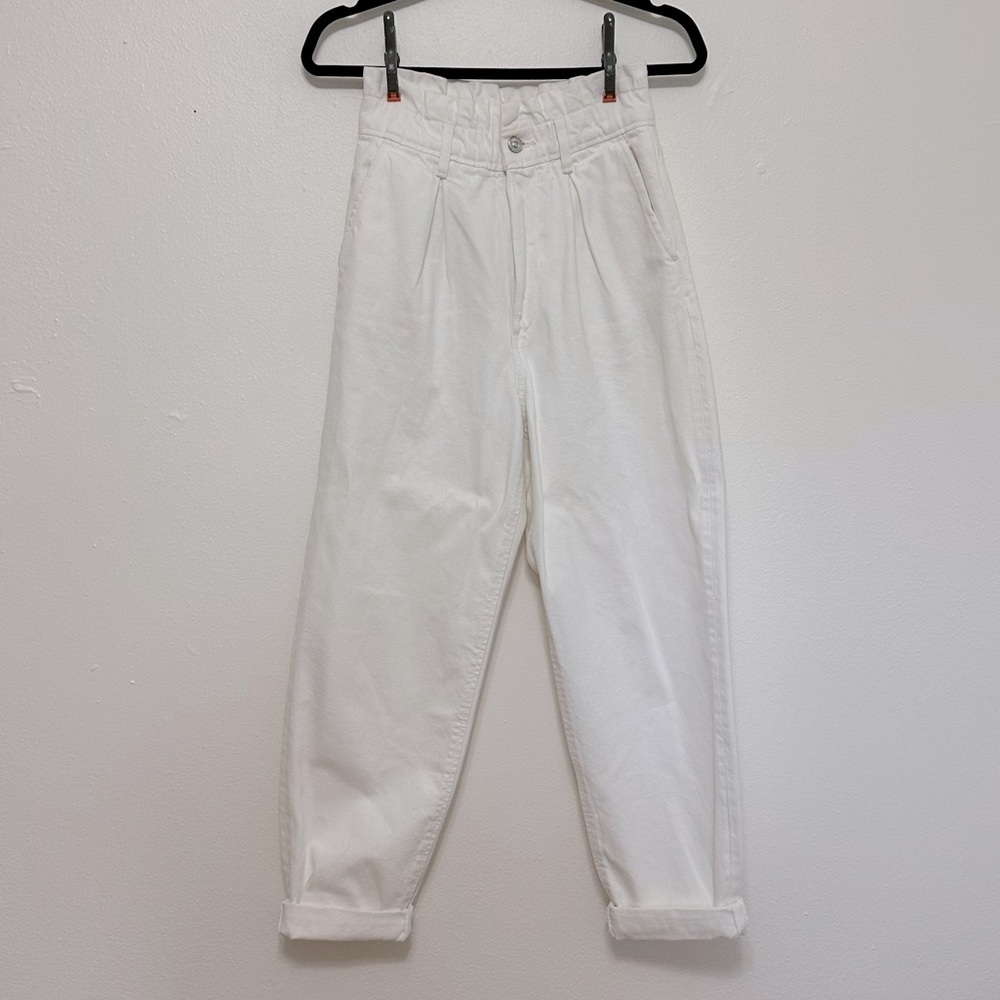 Zara High Waisted White Jeans Size XS